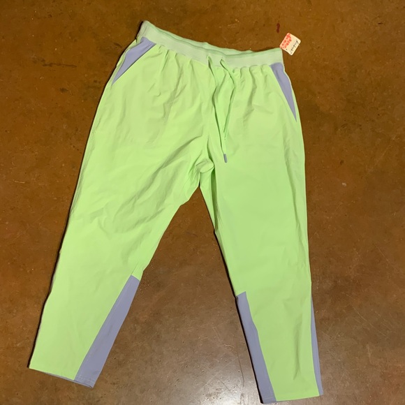 NWT FP Movement - Picture 5 of 5